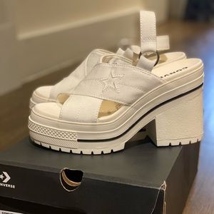 CONVERSE NWT very comfortable shoes for summer!